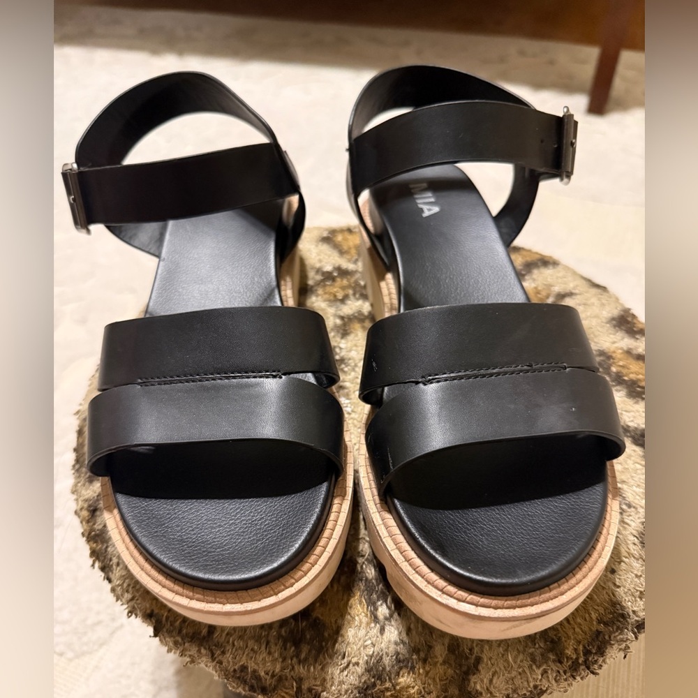 MIA Cushioned Black Sandals, 9